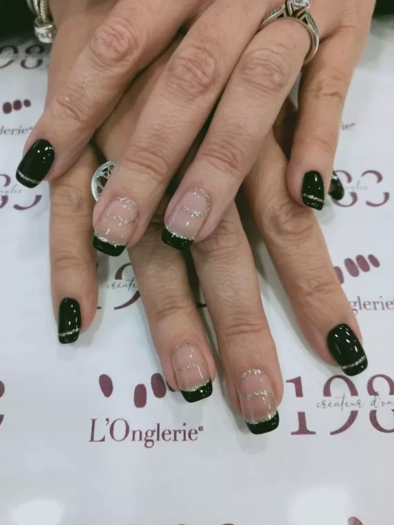 Remplissage d'ongles en gel à Bordeaux Chartrons., Bordeaux, L'Onglerie Bordeaux Chartrons