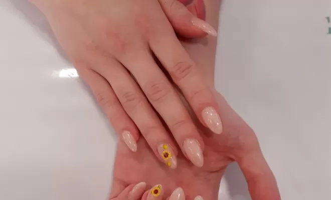 Remplissage d'ongles en gel, Bordeaux, L'Onglerie Bordeaux Chartrons